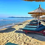 Sunny - 146 Apartamento