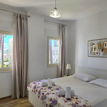 Διαμέρισμα Sunny - 146 Plazhi San Pietro